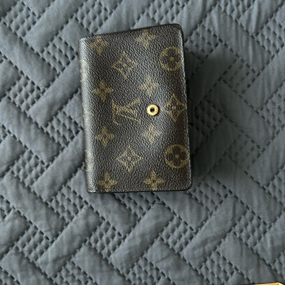 Louis Vuitton wallet - Picture 1 of 9
